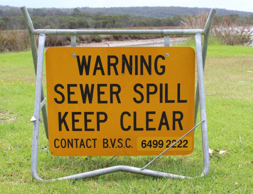 No fishing, no swimming: Lake Curalo closed after weekend sewer spill. Picture: Toni Houston