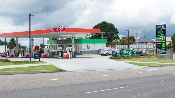 Woolworths petrol station at Katoomba was sold in tranche in a leaseback deal.