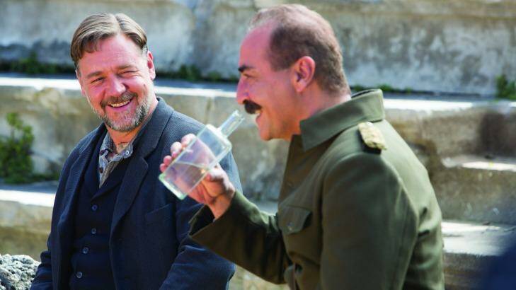 Joshua Connor (Russell Crowe) and Major Hasan (Yilmaz Erdogan) in a scene from <i>The Water Diviner<i>.