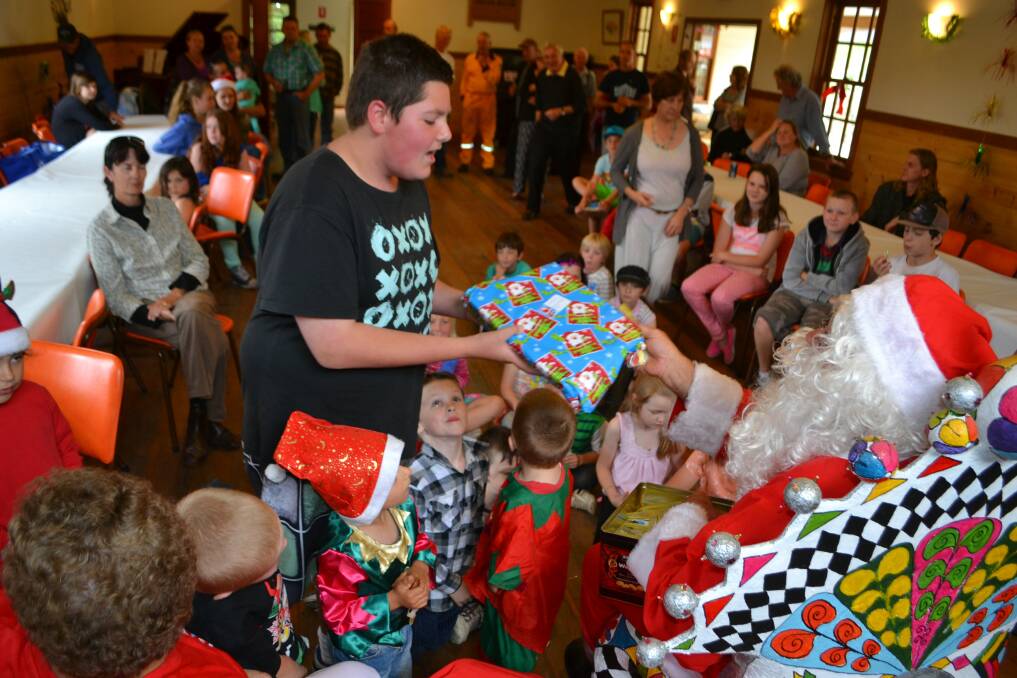 Santa delighted children at Saturday's Nethercote Christmas Party. 