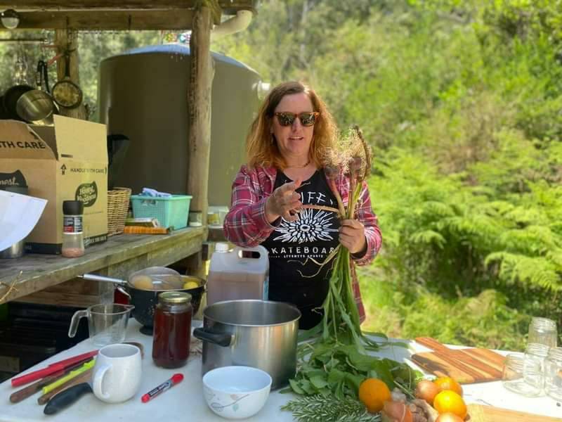 Meet Bec McGuire who has lived in the southern Bega Valley community for the last 7 years and runs her own business dubbed Wild Earth Herbs.