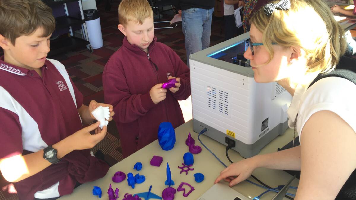Kids from Tathra Primary School experience 3D printing.