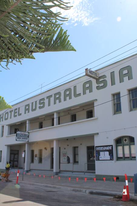 Hotel Australasia heads back out to market