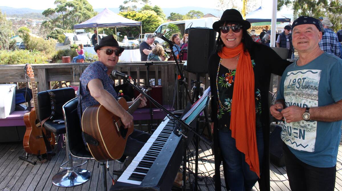 Red Heart Blue performing at Eden Community Markets.