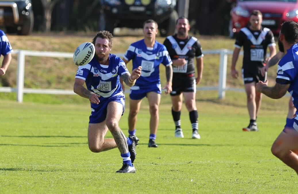 Corey Schafer fires a pass down the line against the Stallions with the Bulldogs suffering a loss to Bombala on Sunday. 