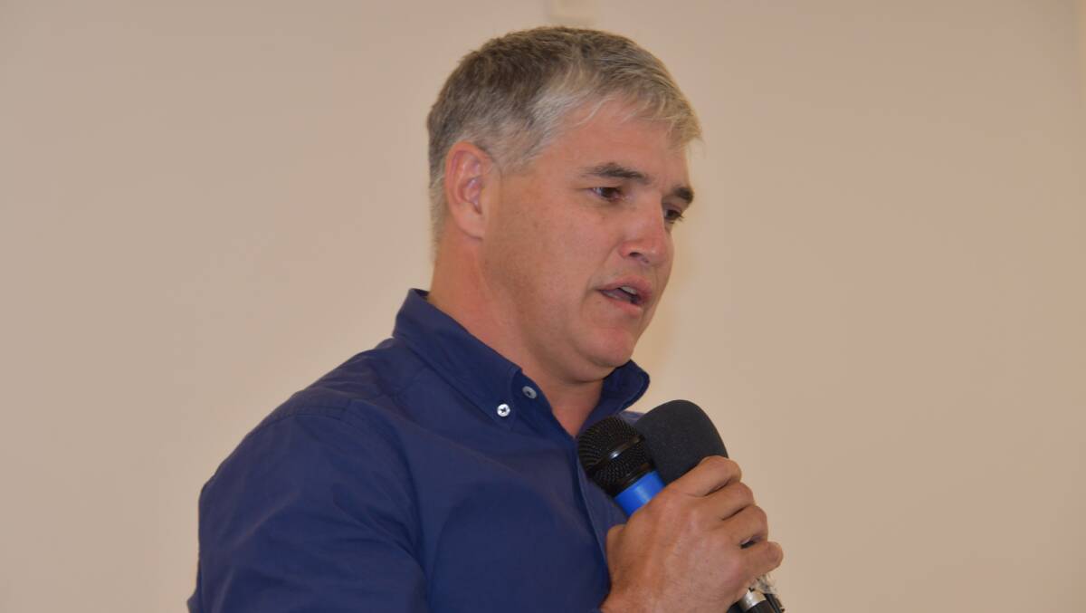 Robbie Katter makes his pitch at the Traeger candidates forum.