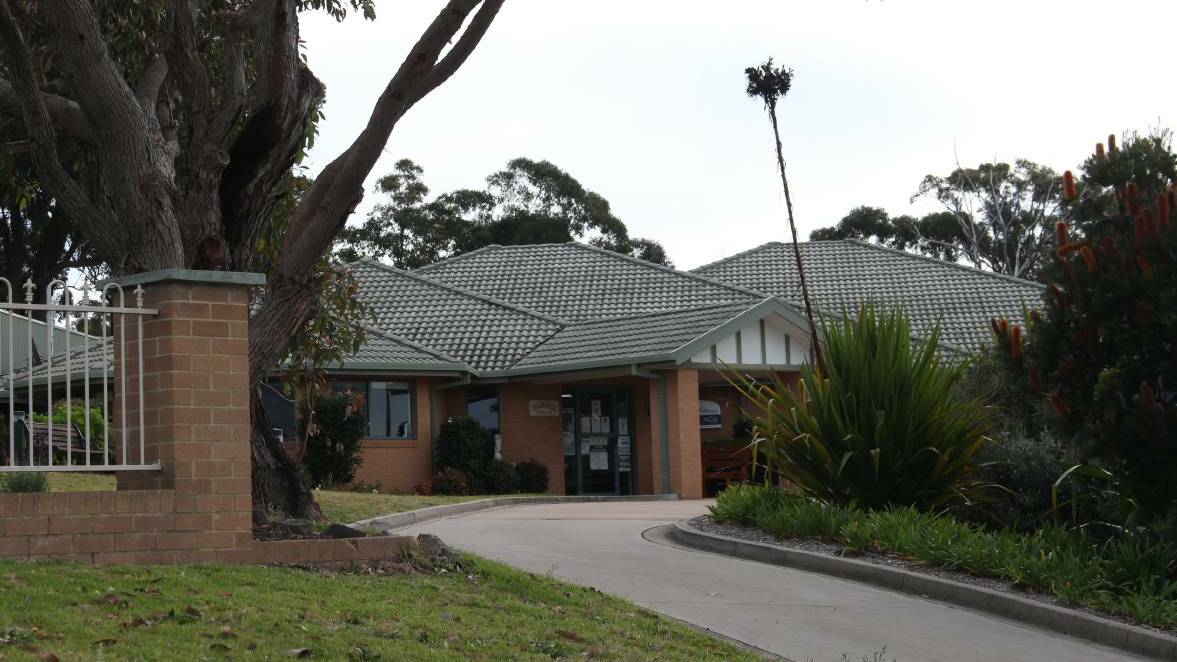Impending closure of community-built aged care facility 'a sad and sorry mess'