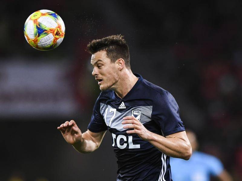 James Donachie has re-signed with Melbourne Victory after a stint in South Korea.