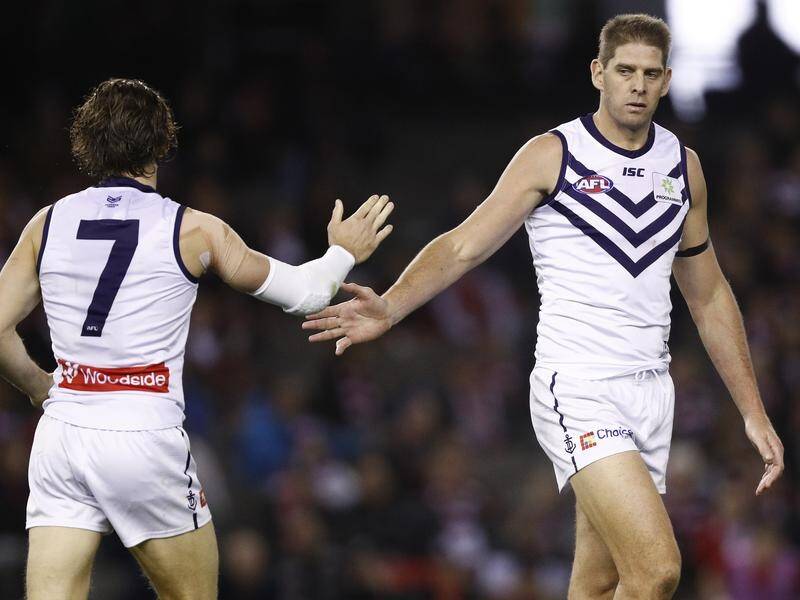 Fremantle's Aaron Sandilands has announced he will retire and the end of the AFL season.