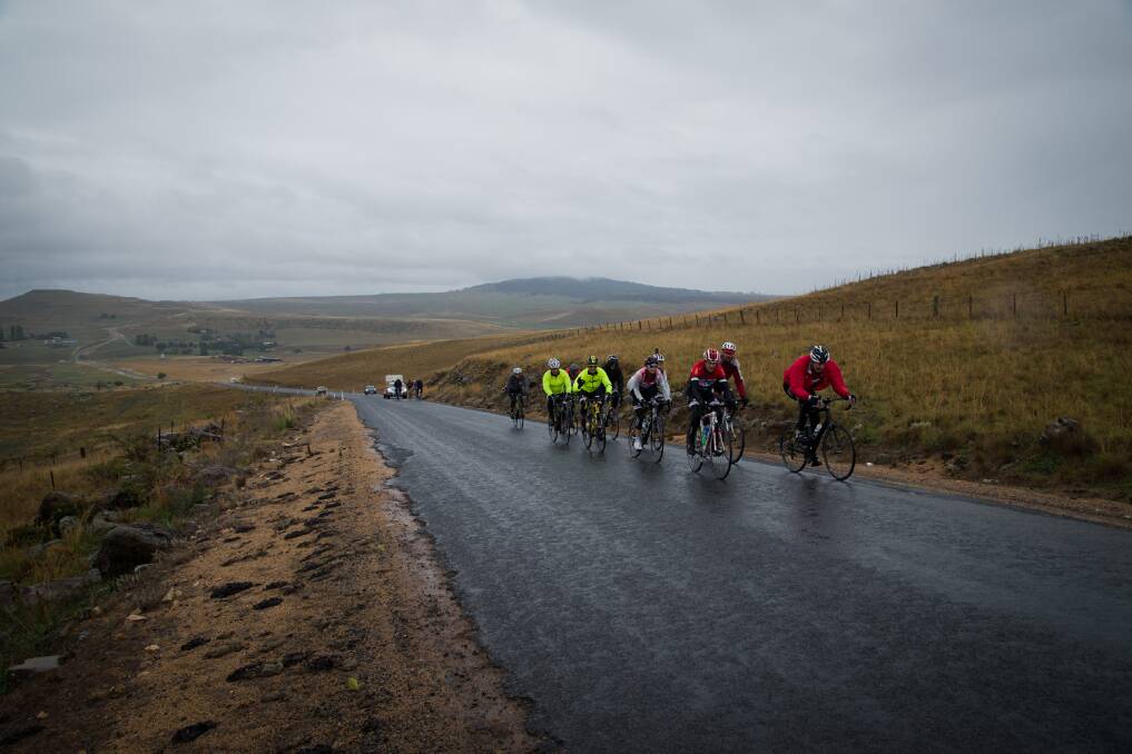 The Variety Cycle competitors heading for Eden on Day 5 (Image courtesy of Stefano Ferro, Cycling Secrets)