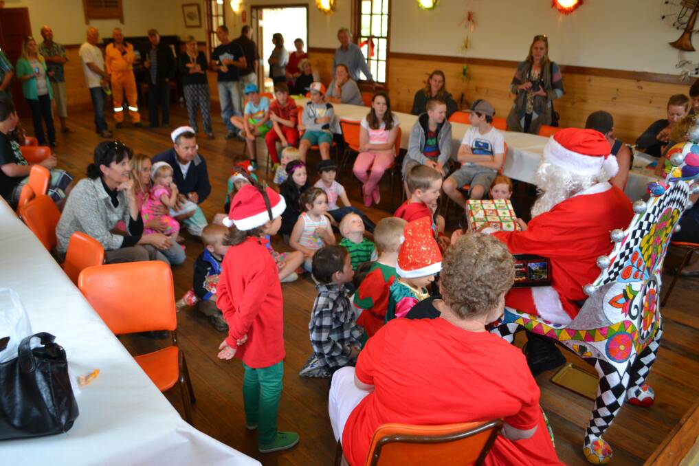Santa delighted children at Saturday's Nethercote Christmas Party. 